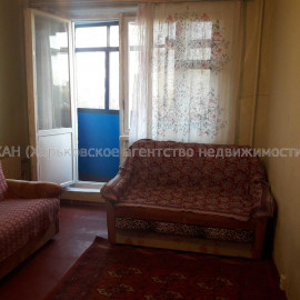 Продам квартиру, Метростроителей ул. , 3 кім., 64 м², косметический ремонт