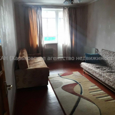 Продам квартиру, Метростроителей ул. , 3 кім., 64 м², косметический ремонт 