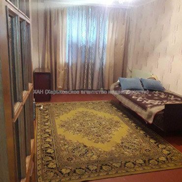 Продам квартиру, Метростроителей ул. , 3 кім., 64 м², косметический ремонт 