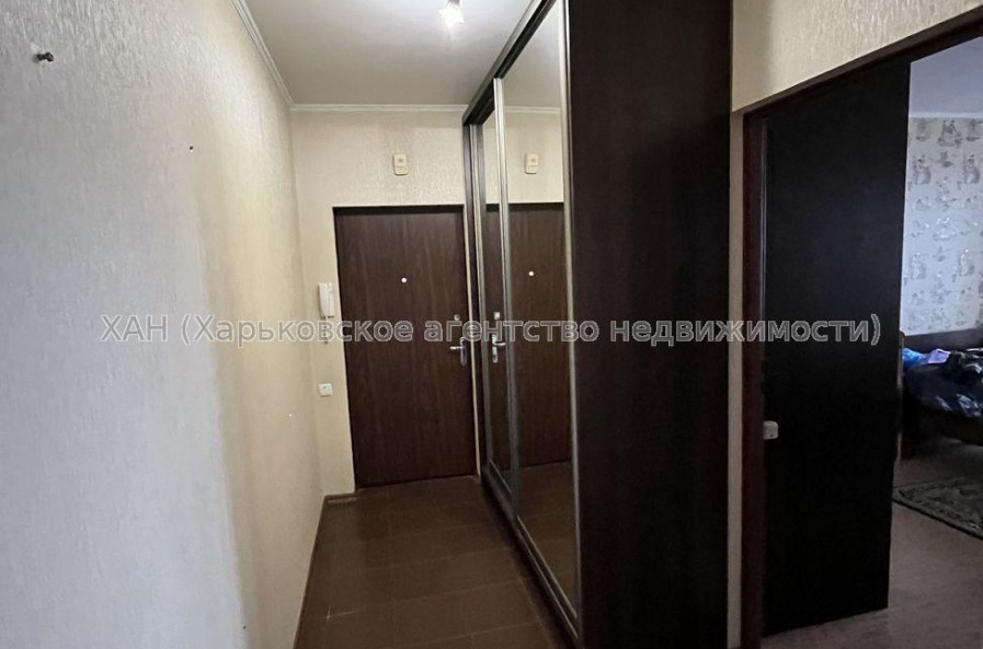 Продам квартиру, Гвардейцев Широнинцев ул. , 3 кім., 72 м², капитальный ремонт 