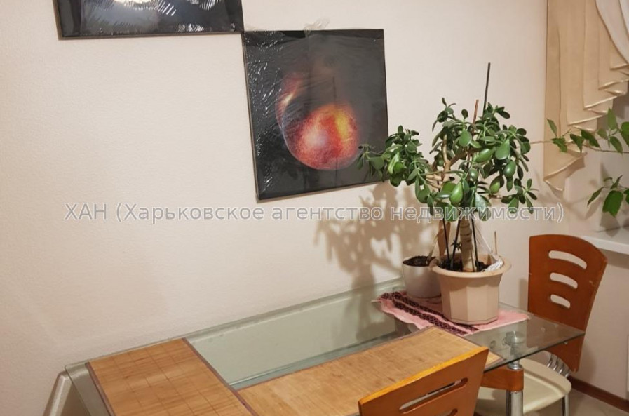 Продам квартиру, Гагарина просп. , 3  ком., 69 м², капитальный ремонт 