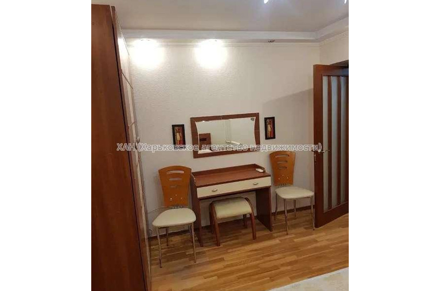 Продам квартиру, Гагарина просп. , 3  ком., 69 м², капитальный ремонт 