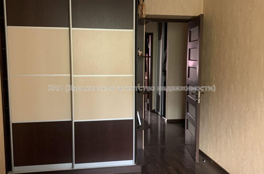 Продам квартиру, Власенко ул. , 3 кім., 70 м², капитальный ремонт 