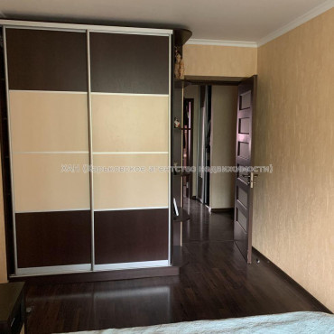 Продам квартиру, Власенко ул. , 3 кім., 70 м², капитальный ремонт 