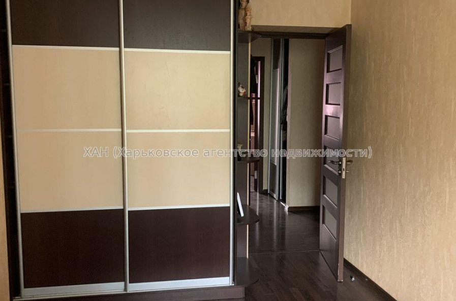 Продам квартиру, Власенко ул. , 3 кім., 70 м², капитальный ремонт 