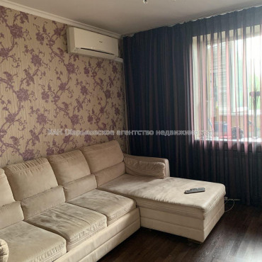 Продам квартиру, Власенко ул. , 3 кім., 70 м², капитальный ремонт 