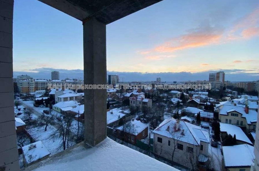 Продам квартиру, Авиационная ул. , 3  ком., 85 м², без внутренних работ 