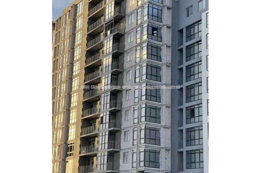 Продам квартиру, Авиационная ул. , 3  ком., 85 м², без внутренних работ 
