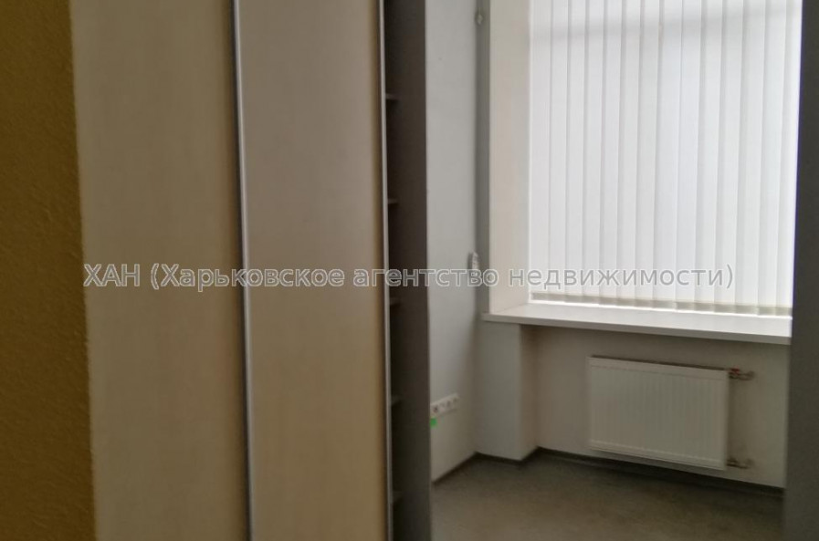 Сдам нежилую недвижимость, офис в многоквартирном доме , 6  ком., 120 м², капитальный ремонт 