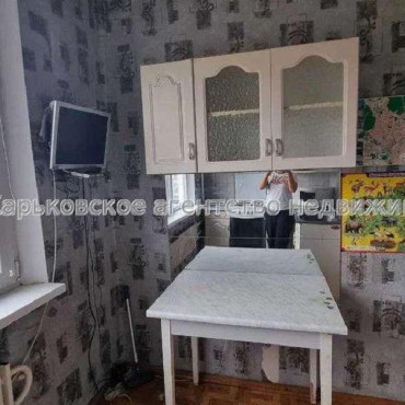 Продам квартиру, Победы просп. , 2 кім., 45 м², косметический ремонт 
