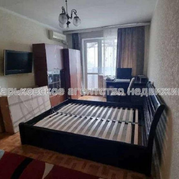 Продам квартиру, Победы просп. , 2 кім., 45 м², косметический ремонт 