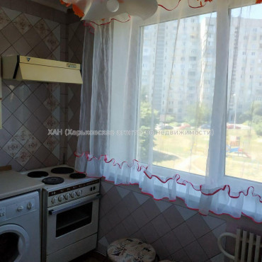 Продам квартиру, Ахсарова Энвера ул. , 2  ком., 43 м², косметический ремонт 