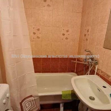 Продам квартиру, Непокоренных ул. , 3 кім., 63 м², капитальный ремонт 