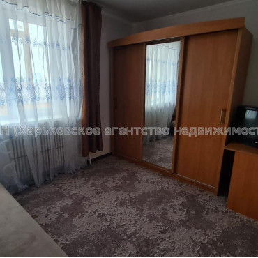 Продам квартиру, Непокоренных ул. , 3 кім., 63 м², капитальный ремонт 
