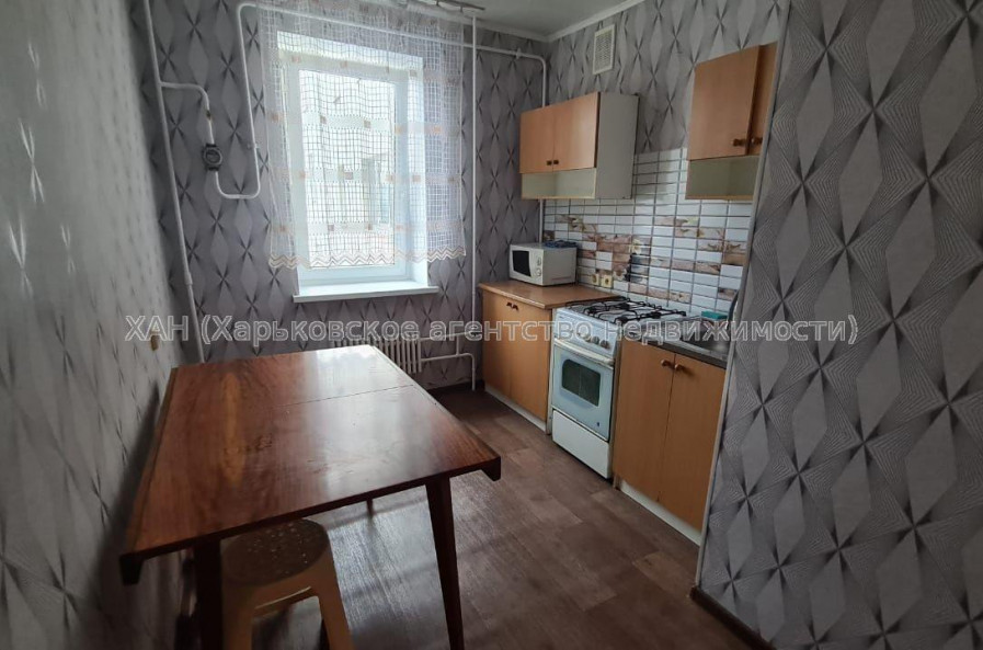 Продам квартиру, Непокоренных ул. , 3 кім., 63 м², капитальный ремонт 