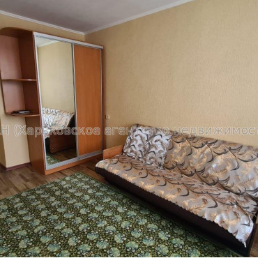 Продам квартиру, Непокоренных ул. , 3 кім., 63 м², капитальный ремонт 