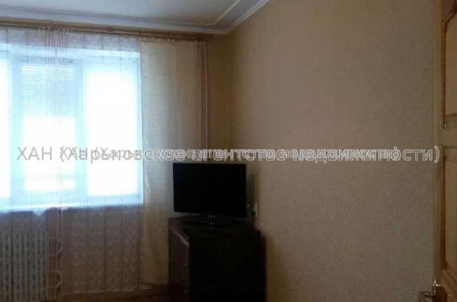Продам квартиру, Гвардейцев Широнинцев ул. , 3 кім., 70 м², косметический ремонт 