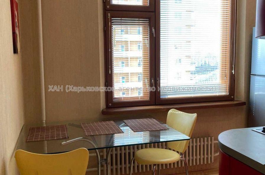 Продам квартиру, Победы просп. , 1 кім., 34 м², евроремонт 