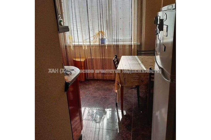 Продам квартиру, Героев Харькова просп. , 3  ком., 67 м², капитальный ремонт 