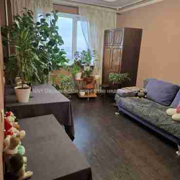 Продам квартиру, Салтовское шоссе , 4  ком., 80 м², частичный ремонт 
