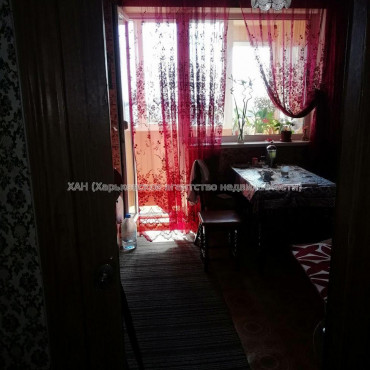 Продам квартиру, Салтовское шоссе , 4  ком., 80 м², частичный ремонт 