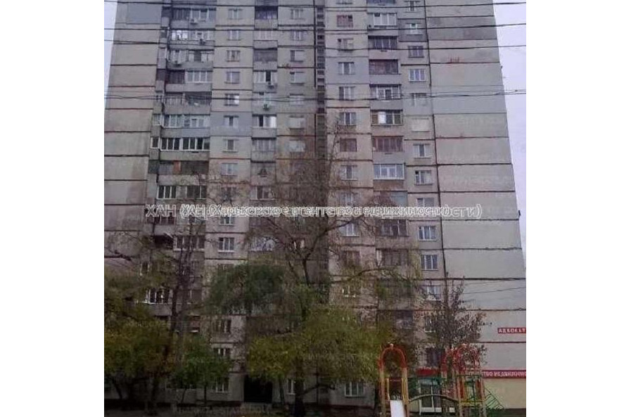 Продам квартиру, Салтовское шоссе , 4  ком., 80 м², частичный ремонт 