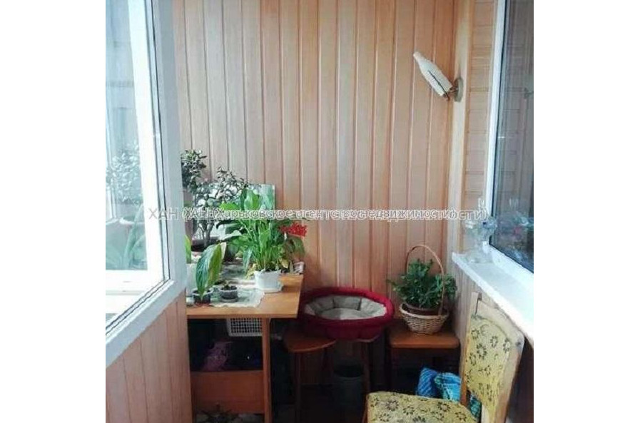 Продам квартиру, Салтовское шоссе , 4  ком., 80 м², частичный ремонт 