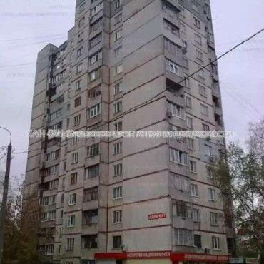 Продам квартиру, Салтовское шоссе , 4  ком., 80 м², частичный ремонт 