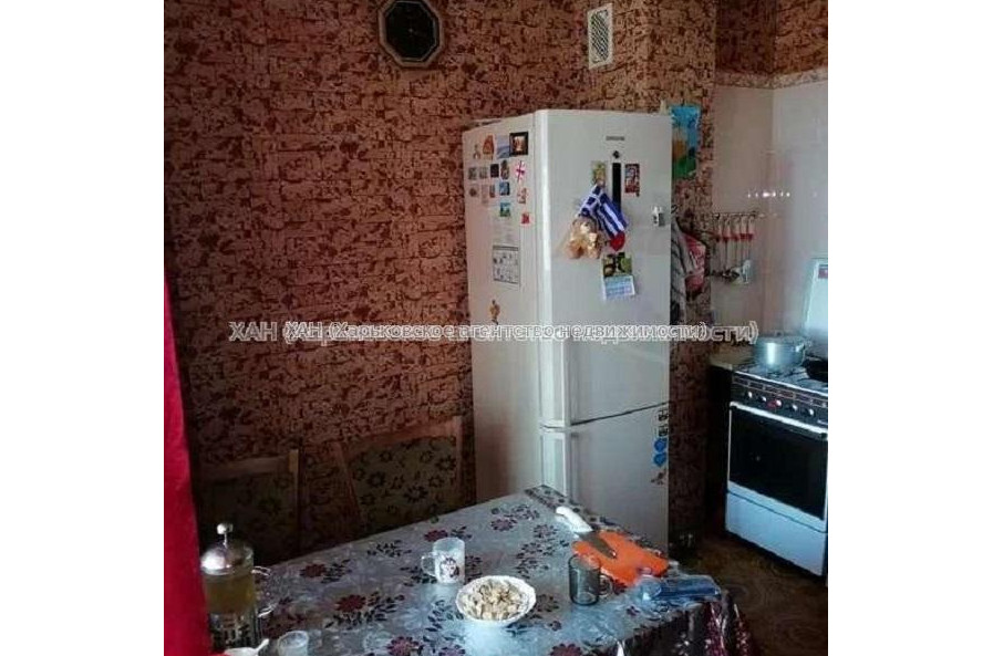 Продам квартиру, Салтовское шоссе , 4  ком., 80 м², частичный ремонт 