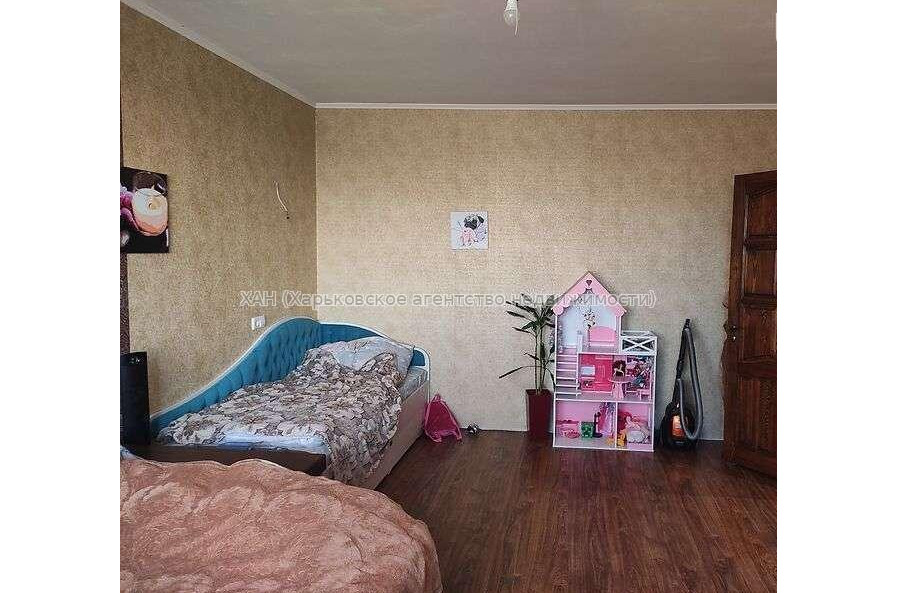 Продам квартиру, Роганская ул. , 1  ком., 44 м², капитальный ремонт 