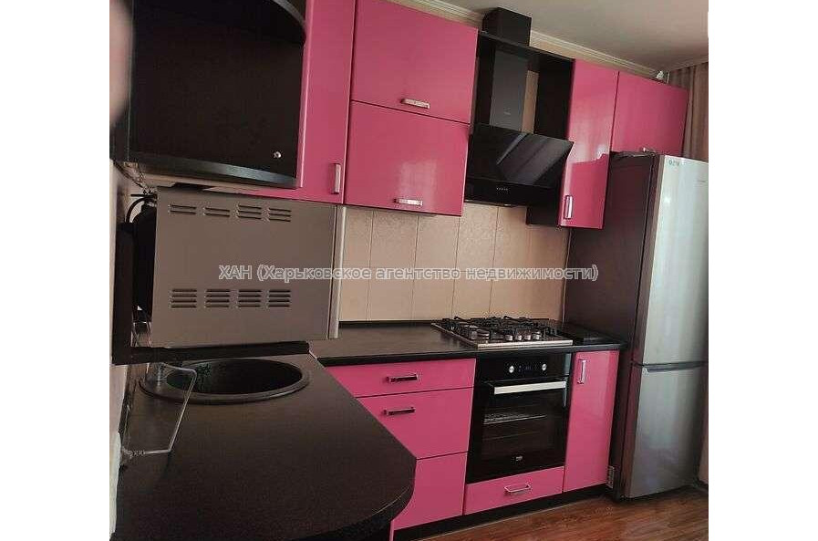 Продам квартиру, Роганская ул. , 1  ком., 44 м², капитальный ремонт 