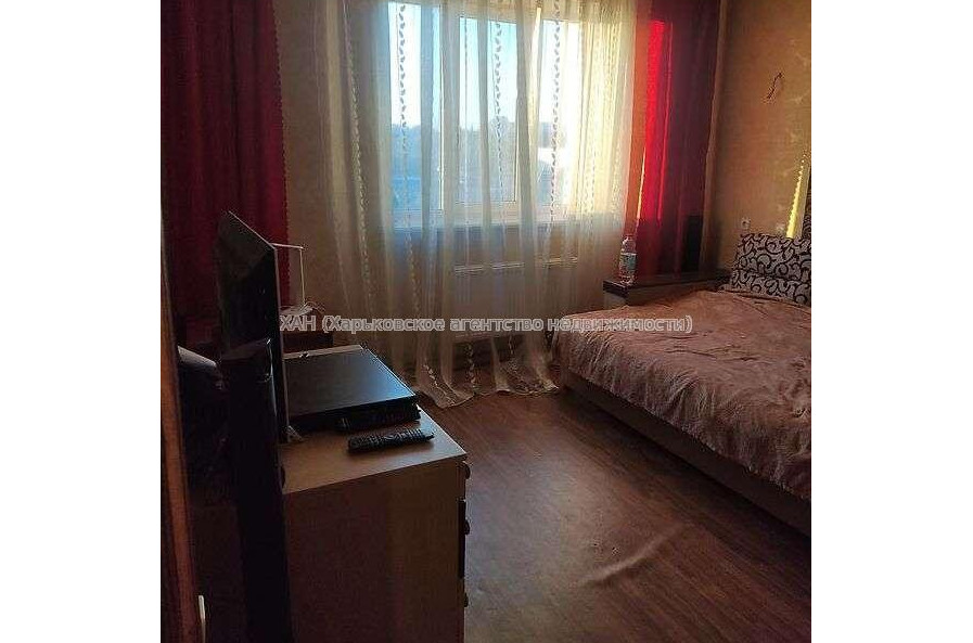 Продам квартиру, Роганская ул. , 1  ком., 44 м², капитальный ремонт 