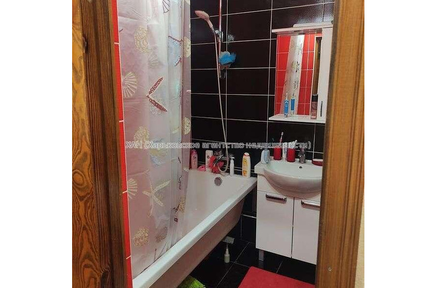 Продам квартиру, Роганская ул. , 1  ком., 44 м², капитальный ремонт 