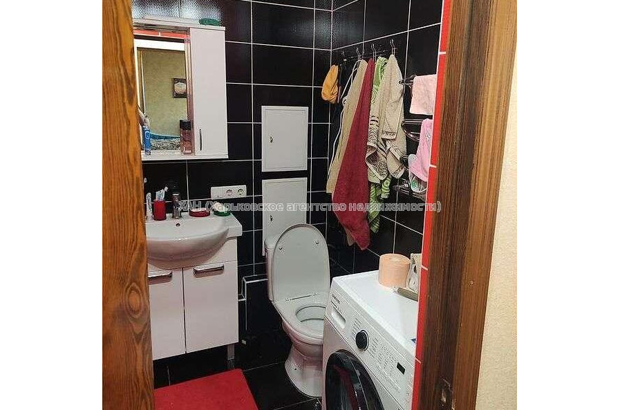 Продам квартиру, Роганская ул. , 1  ком., 44 м², капитальный ремонт 