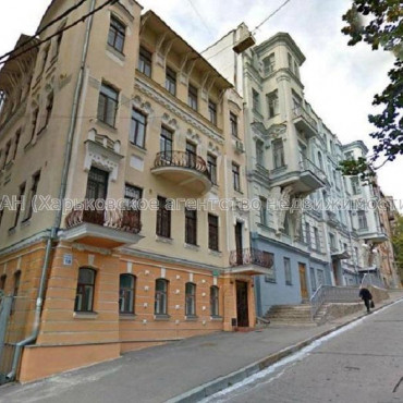 Продам квартиру, Куликовский спуск , 3  ком., 73 м², советский ремонт 