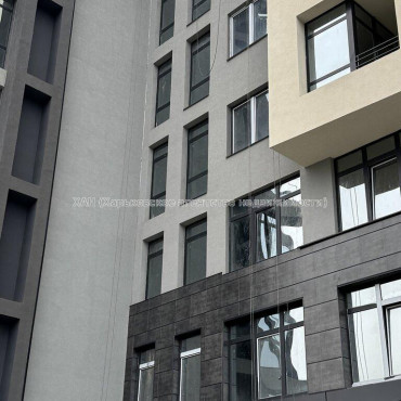 Продам квартиру, Авиационная ул. , 3  ком., 111 м², без внутренних работ 