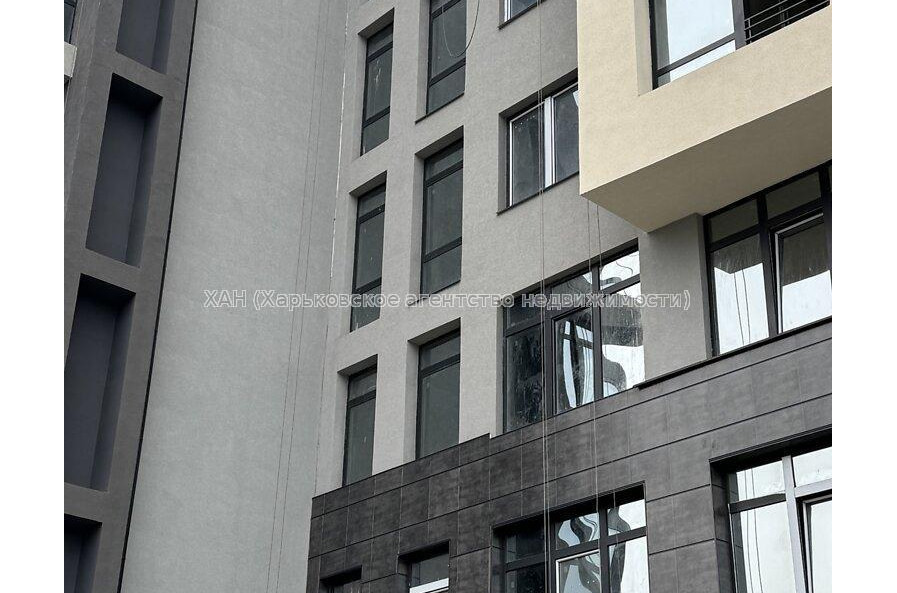 Продам квартиру, Авиационная ул. , 3  ком., 111 м², без внутренних работ 
