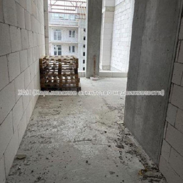 Продам квартиру, Авиационная ул. , 3  ком., 111 м², без внутренних работ 