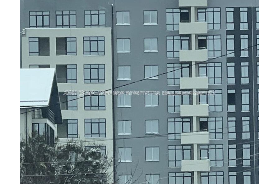 Продам квартиру, Авиационная ул. , 3  ком., 111 м², без внутренних работ 