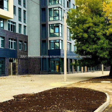 Продам квартиру, Авиационная ул. , 3  ком., 111 м², без внутренних работ 