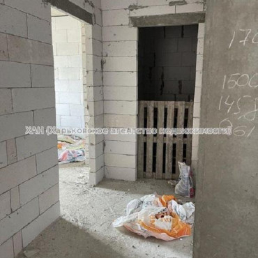 Продам квартиру, Авиационная ул. , 3  ком., 111 м², без внутренних работ 