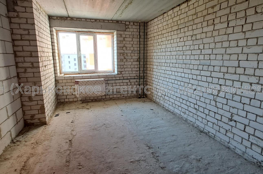 Продам квартиру, Куряжская ул. , 2 кім., 56 м², без внутренних работ 