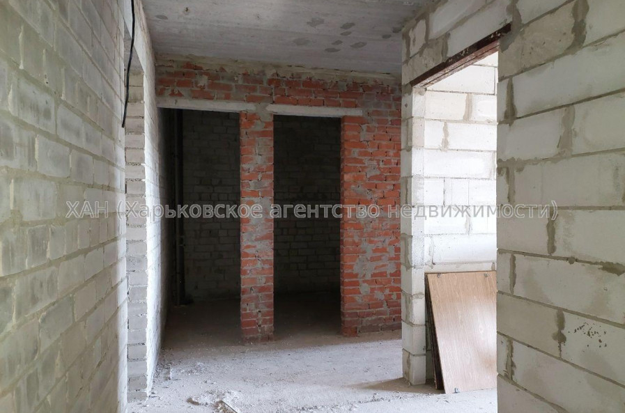 Продам квартиру, Куряжская ул. , 2 кім., 56 м², без внутренних работ 