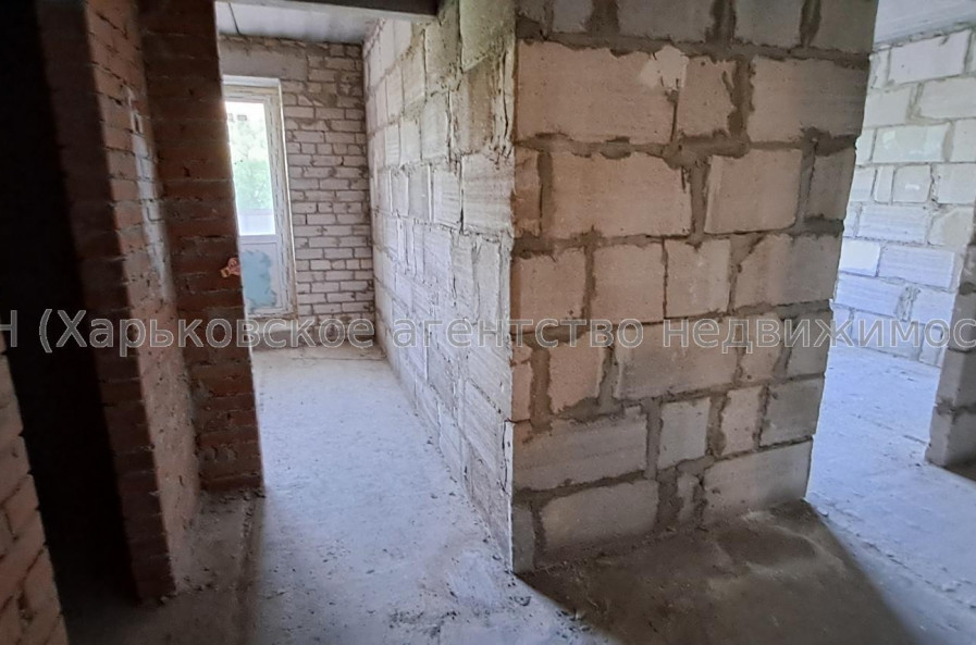 Продам квартиру, Куряжская ул. , 2 кім., 56 м², без внутренних работ 