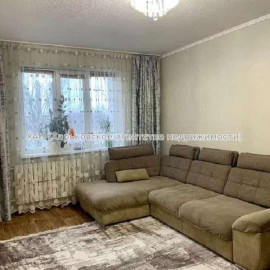 Продам квартиру, Роганская ул. , 3  ком., 68 м², капитальный ремонт