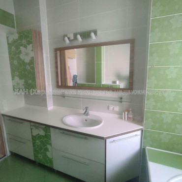 Продам квартиру, Евгения Енина ул. , 3  ком., 103 м², капитальный ремонт 