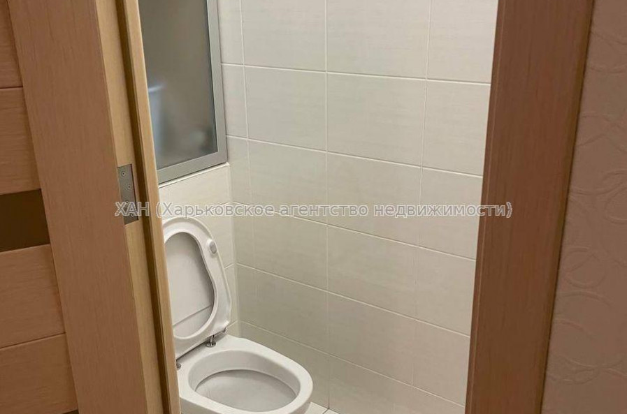 Продам квартиру, Евгения Енина ул. , 3 кім., 103 м², капитальный ремонт 