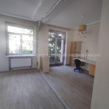 Продам квартиру, Евгения Енина ул. , 3  ком., 103 м², капитальный ремонт 