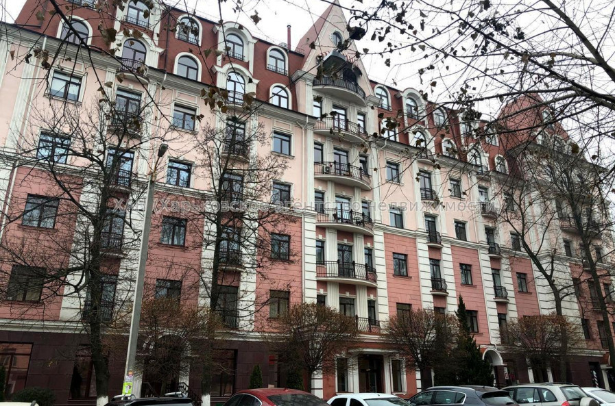 Продам квартиру, Евгения Енина ул. , 3  ком., 103 м², капитальный ремонт 