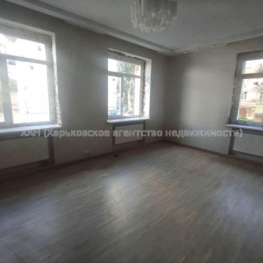 Продам квартиру, Евгения Енина ул. , 3  ком., 103 м², капитальный ремонт 